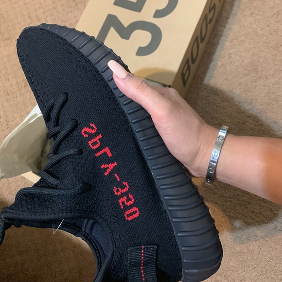 Yeezy 350 V2 Bred Size 11 Men's